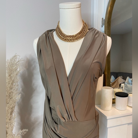 Taupe dress - Picture 4 of 5